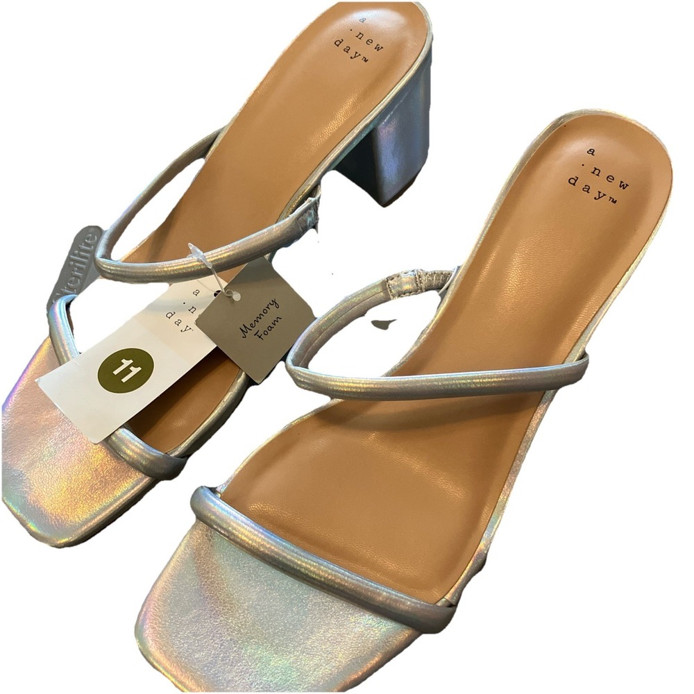 A New Day Cris Sandal Women 11 Silver NWT Iridescent Strappy Block Heel Slide